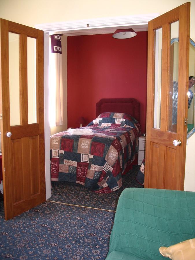 קריקיאז Marine Hotel מראה חיצוני תמונה